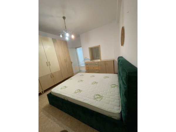 Tirane, jepet me qera apartament 2+1 Kati 4, 102 m² 750 € 
