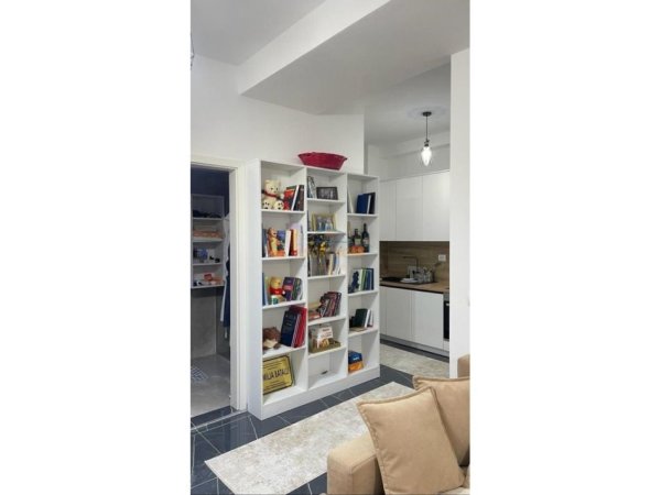 Tirane, jepet me qera apartament 1+1 Kati 1, 46 m² 400 € 