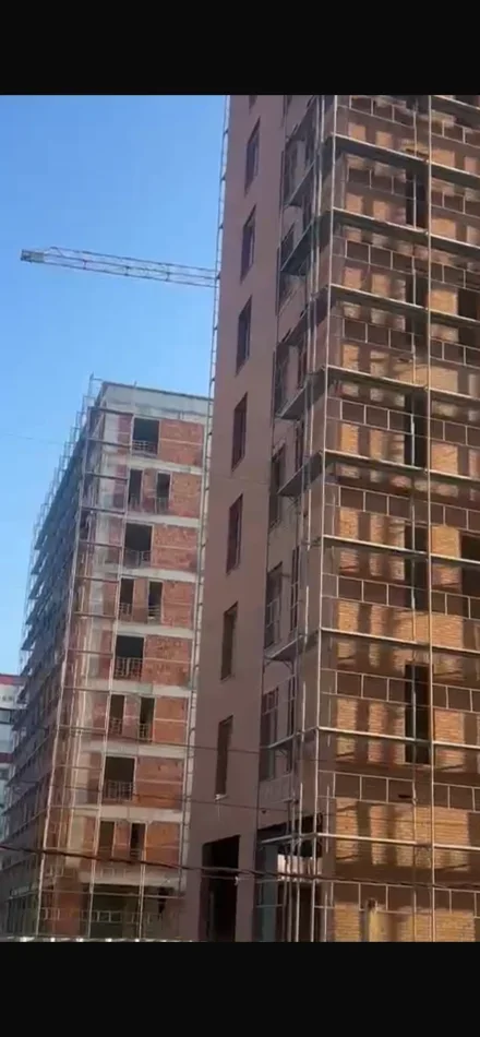 Tirane, shitet apartament 2+1 Kati 6, 132.000 € 