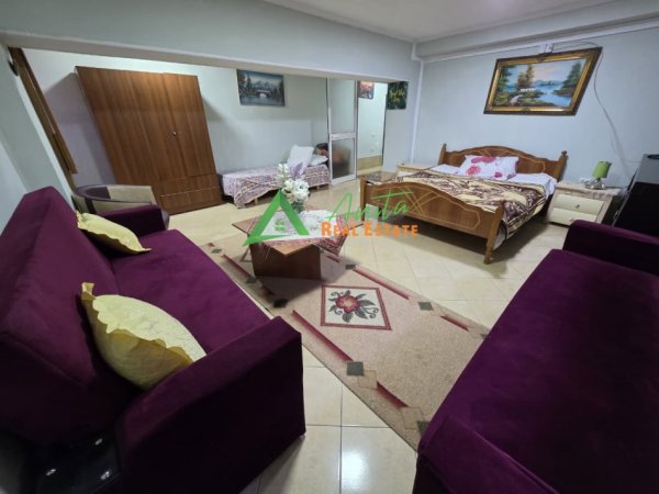 Tirane, jepet me qera apartament 1+1 Kati 1, 70 m², 40 000 Leke (Shallvaret)
