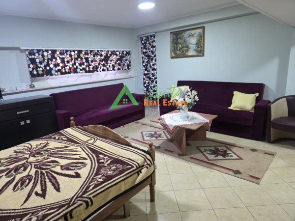 Tirane, jepet me qera apartament 1+1 Kati 1, 70 m², 40 000 Leke (Shallvaret)
