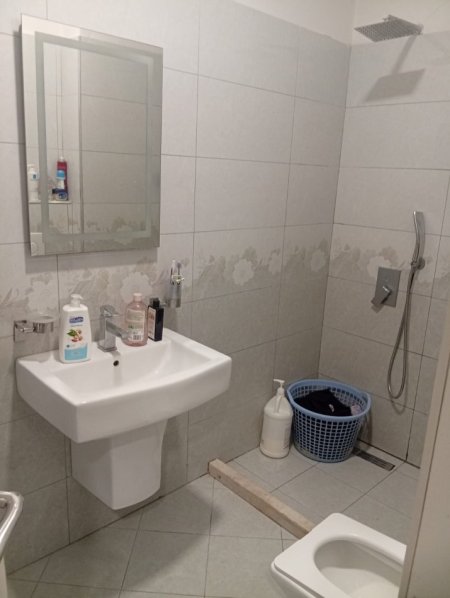 Shitet Apartament 1+1 ne 5 Maj, pas Concordit,   100.700 €URO