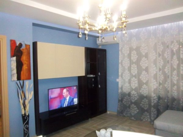 Tirane, jepet me qera apartament 1+1+Ballkon Kati 2, 60 m² 600 € (Rruga Ferit Xhajko/Ish Restorant Durresi)