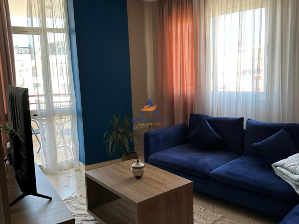 Tirane, jepet me qera apartament 2+1+Ballkon Kati 7, 100 m² 675 € 