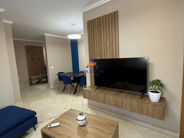 Tirane, jepet me qera apartament 2+1+Ballkon Kati 7, 100 m² 675 € 