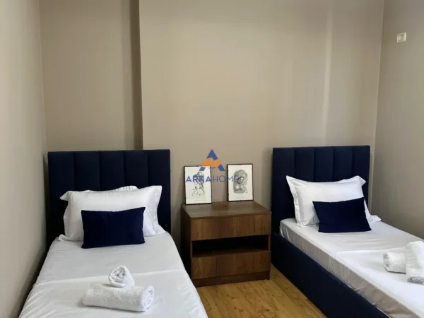 Tirane, jepet me qera apartament 2+1+Ballkon Kati 7, 100 m² 675 € 