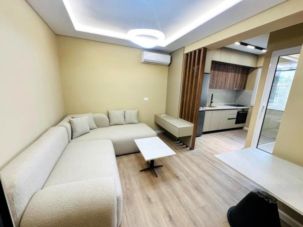 Tirane, shitet apartament 1+1 Kati 3, 48 m² 128.000 € (21 dhjetori)