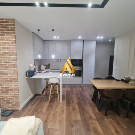 Tirane, jepet me qera apartament 1+1+Ballkon Kati 4, 65 m² 450 € (thoma koxhaj) Misto Mame