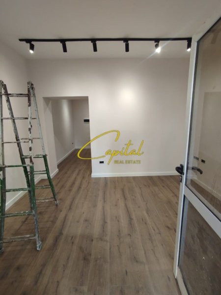 Tirane, jepet me qera dyqan Kati 0, 30 m² 1.300 € (MYSLYM SHYRI)