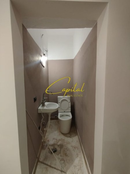 Tirane, jepet me qera dyqan Kati 0, 30 m² 1.300 € (MYSLYM SHYRI)