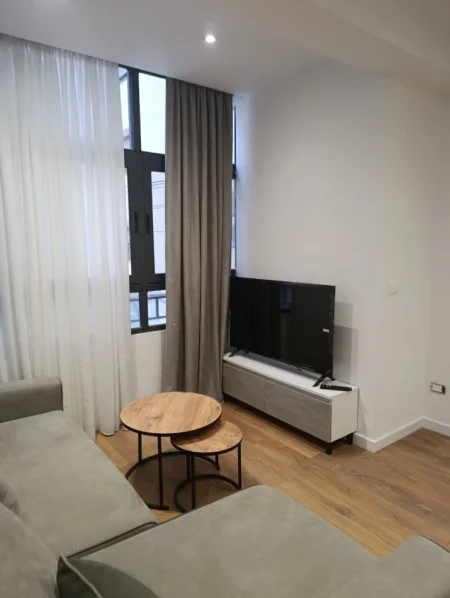 Tirane, shitet apartament 1+1 , 53 m² 145.000 € (fillim te komuna parisit)