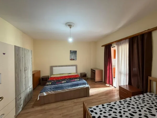 Tirane, jepet me qera apartament 2+1 Kati 6, 90 m² 450 € (Pallati me Shigjeta.)