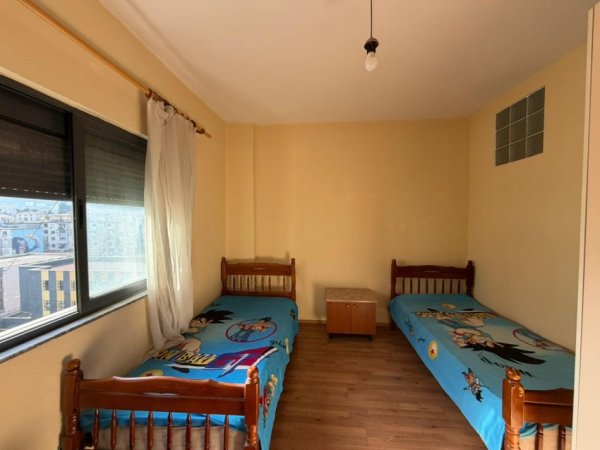 Tirane, jepet me qera apartament 2+1 Kati 6, 90 m² 450 € (Pallati me Shigjeta.)