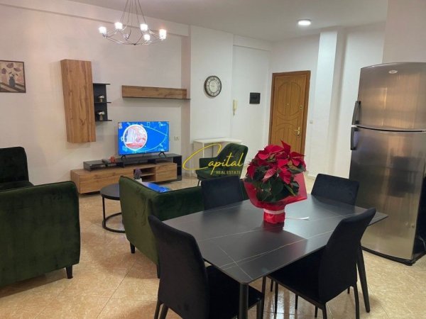 Tirane, jepet me qera apartament 2+1 Kati 4, 102 m² 750 € (KOMUNA E PARISIT)