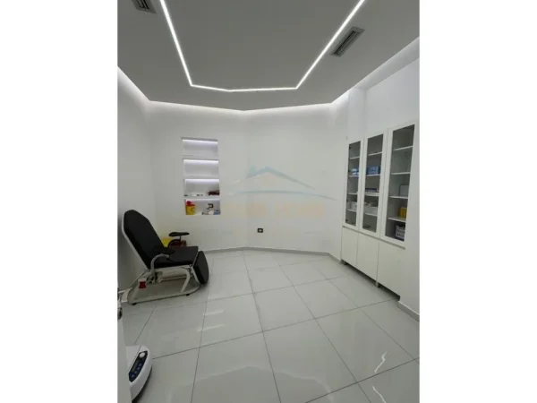 Tirane, jepet me qera apartament , 370 m² 4.000 € (Rotondo Astirit, Tirana)