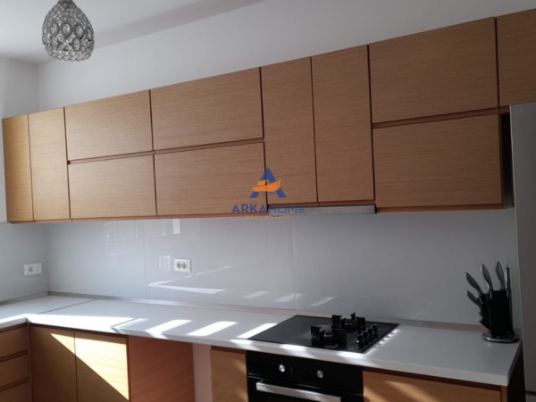 Tirane, shitet Vile 3 Katshe Kati 3, 360 m² 800.000 € 