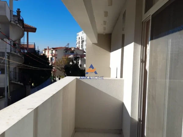 Tirane, shitet Vile 3 Katshe Kati 3, 360 m² 800.000 € 