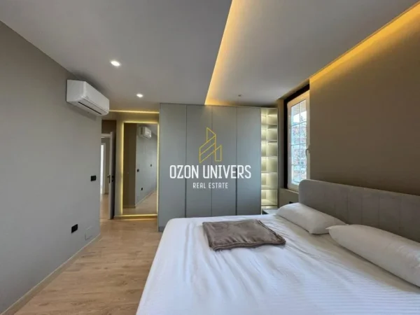 Tirane, jepet me qera apartament 3+1+Ballkon Kati 5, 140 m² 1.100 € (Kodra e Diellit)