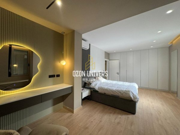 Tirane, jepet me qera apartament 3+1+Ballkon Kati 5, 140 m² 1.300 € (Kodra e Diellit)