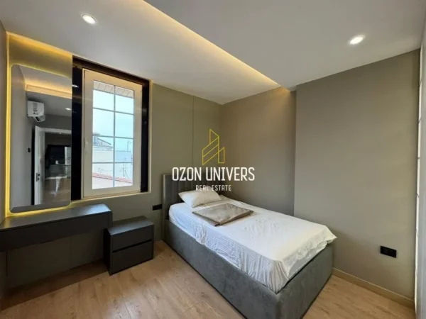 Tirane, jepet me qera apartament 3+1+Ballkon Kati 5, 140 m² 1.100 € (Kodra e Diellit)