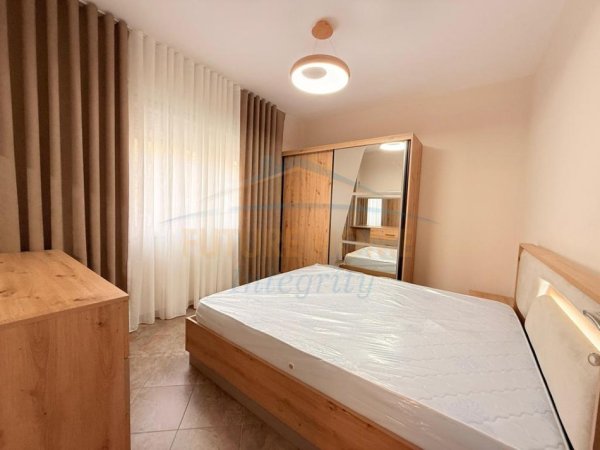 Tirane, shitet apartament 1+1 Kati 2, 65 m² 108.000 € (FRESKU)