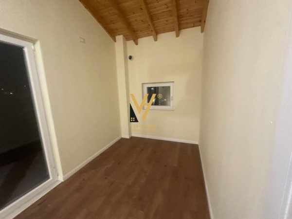 Tirane, jepet me qera Vile 3 Katshe Kati 0, 214 m² 1.100 € (KOMBINAT)