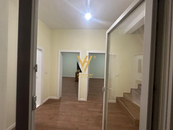 Tirane, jepet me qera Vile 3 Katshe Kati 0, 214 m² 1.100 € (KOMBINAT)