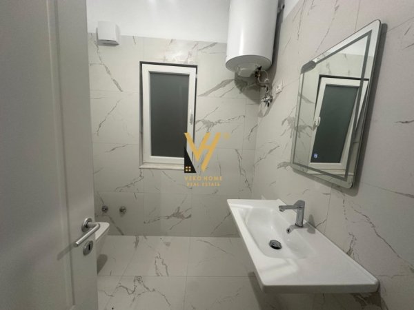 Tirane, jepet me qera Vile 3 Katshe Kati 0, 214 m² 1.100 € (KOMBINAT)