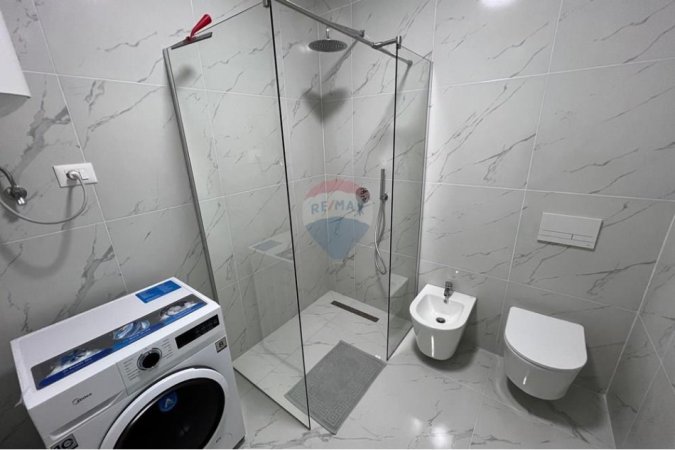 Tirane, jepet me qera apartament 1+1 , 66 m² 600 € (Rruga Jordan Misja)