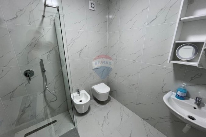 Tirane, jepet me qera apartament 1+1 , 66 m² 600 € (Rruga Jordan Misja)