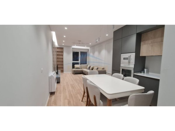 Tirane, jepet me qera apartament 2+1+Ballkon Kati 2, 105 m² 800 € (Rruga Jordan Misja)