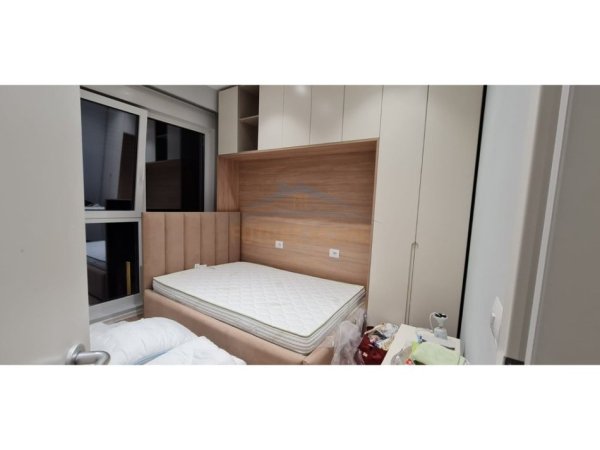 Tirane, jepet me qera apartament 2+1+Ballkon Kati 2, 105 m² 800 € (Rruga Jordan Misja)