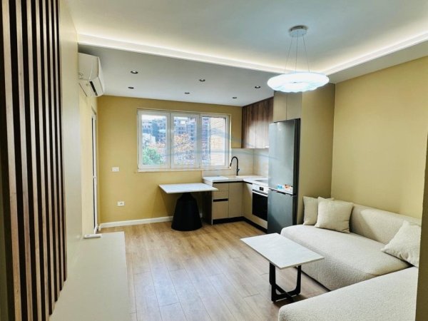 Tirane, shitet apartament 1+1+Ballkon Kati 3, 41 m² 138.000 € (Mozaiku, 21 Dhjetori)
