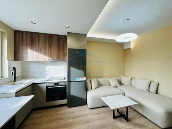 Tirane, shitet apartament 1+1+Ballkon Kati 3, 41 m² 138.000 € (Mozaiku, 21 Dhjetori)