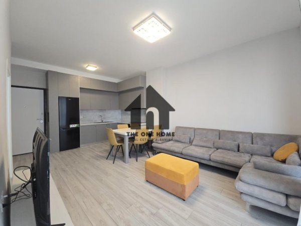 Tirane, jepet me qera apartament 1+1+Ballkon Kati 3, 70 m² 730 € (Komun Parisit)