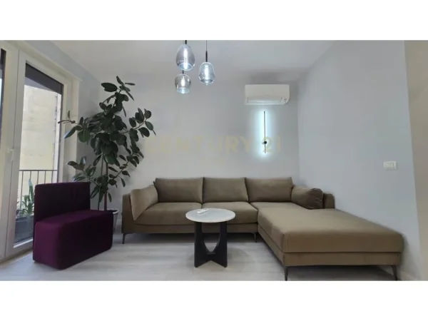 Tirane, jepet me qera apartament 2+1+Ballkon Kati 5, 83 m² 1.200 € 