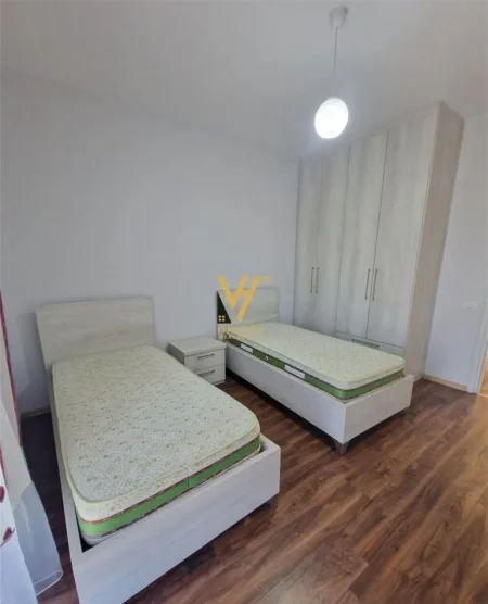 Tirane, jepet me qera apartament 2+1+Ballkon Kati 6, 95 m² 650 € (GREEN CITY)