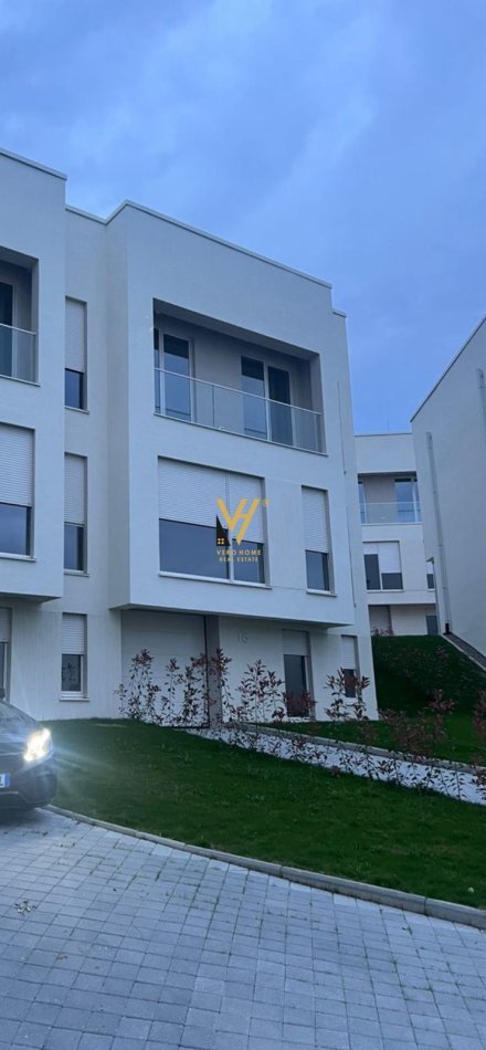 Tirane, jepet me qera Vile 3 Katshe Kati 0, 200 m² 1.500 € (SAUK)