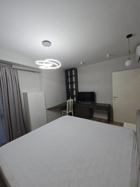 Tirane, jepet me qera apartament 2+1+Ballkon Kati 4, 90 m² 600 € (YZBERISHT)
