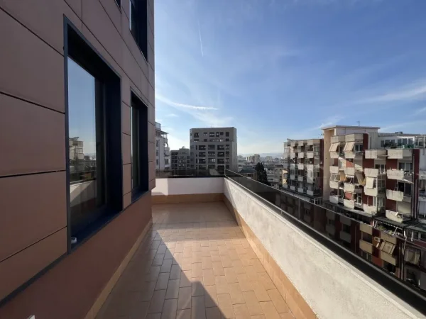 Tirane, jepet me qera apartament 1+1+post parkimi Kati 6, 71 m² 850 € (Rruga e Barrikadave)