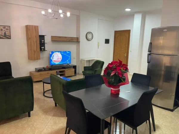 Tirane, jepet me qera apartament 2+1 Kati 4, 102 m² 750 € (Delish Fish ,Komuna e Parisit)