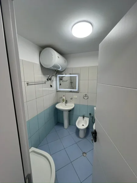 Tirane, shitet apartament 1+1 Kati 4, 55 m² 95.000 € (YZBERISHT)