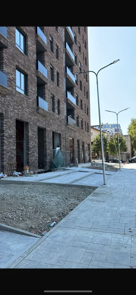 Tirane, jepet me qera apartament 1+1 Kati 7, (5 maji)