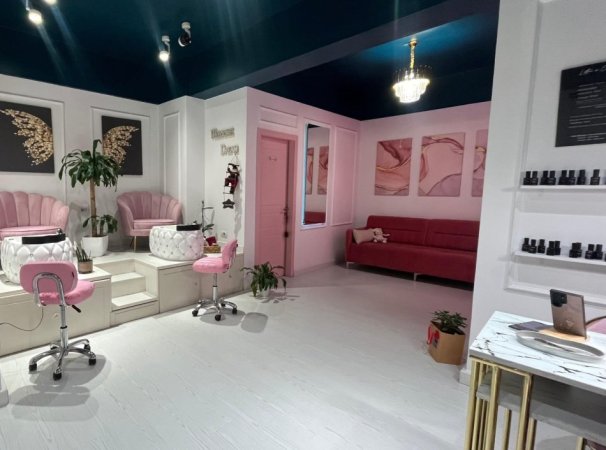 Tirane, jepet me qera ambjent biznesi Kati 1, 70 m² 800 € (MYSLYM SHYRI)