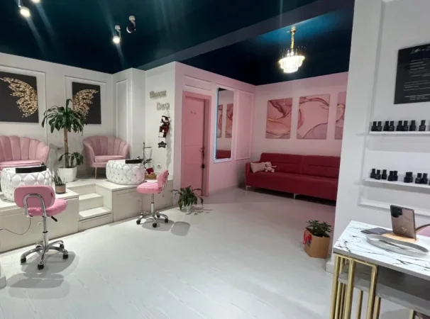 Tirane, jepet me qera ambjent biznesi Kati 1, 70 m² 800 € (MYSLYM SHYRI)