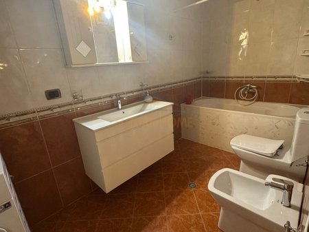 Tirane, shitet apartament 2+1 Kati 4, 128 m² 375.000 € 