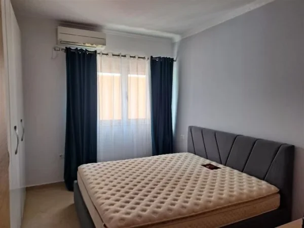 Tirane, jepet me qera apartament 2+1 Kati 4, 109 m² 850 € (Rruga peti)