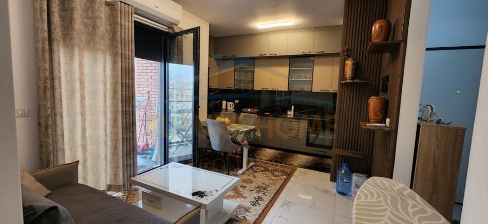 Tirane, shitet apartament 2+1 Kati 2, 75 m² 150.000 € (Porcelan)