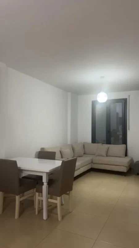 Tirane, jepet me qera apartament 1+1+Aneks+Ballkon , 65 m² 450€ (Kompleksi Asl Rruga Kongresi Manastirit)