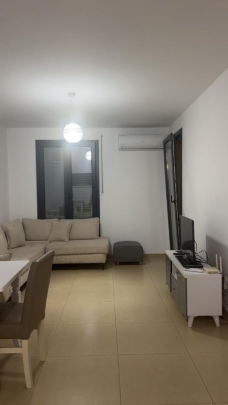 Tirane, jepet me qera apartament 1+1+Aneks+Ballkon , 65 m² 450€ (Kompleksi Asl Rruga Kongresi Manastirit)